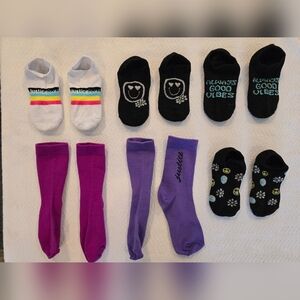 Justice Kids Sock Lot. 4 No Shows And 2 Pairs Of Mid Calf EUC.